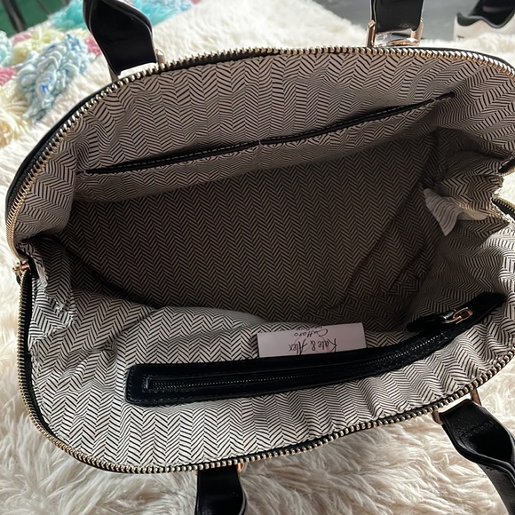 Excellent condition Kate & Alex Cuffaro purse - Picture 7 of 11